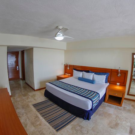 Plaza Pelicanos Grand Beach Resort All Inclusive Пуерто Валярта Екстериор снимка