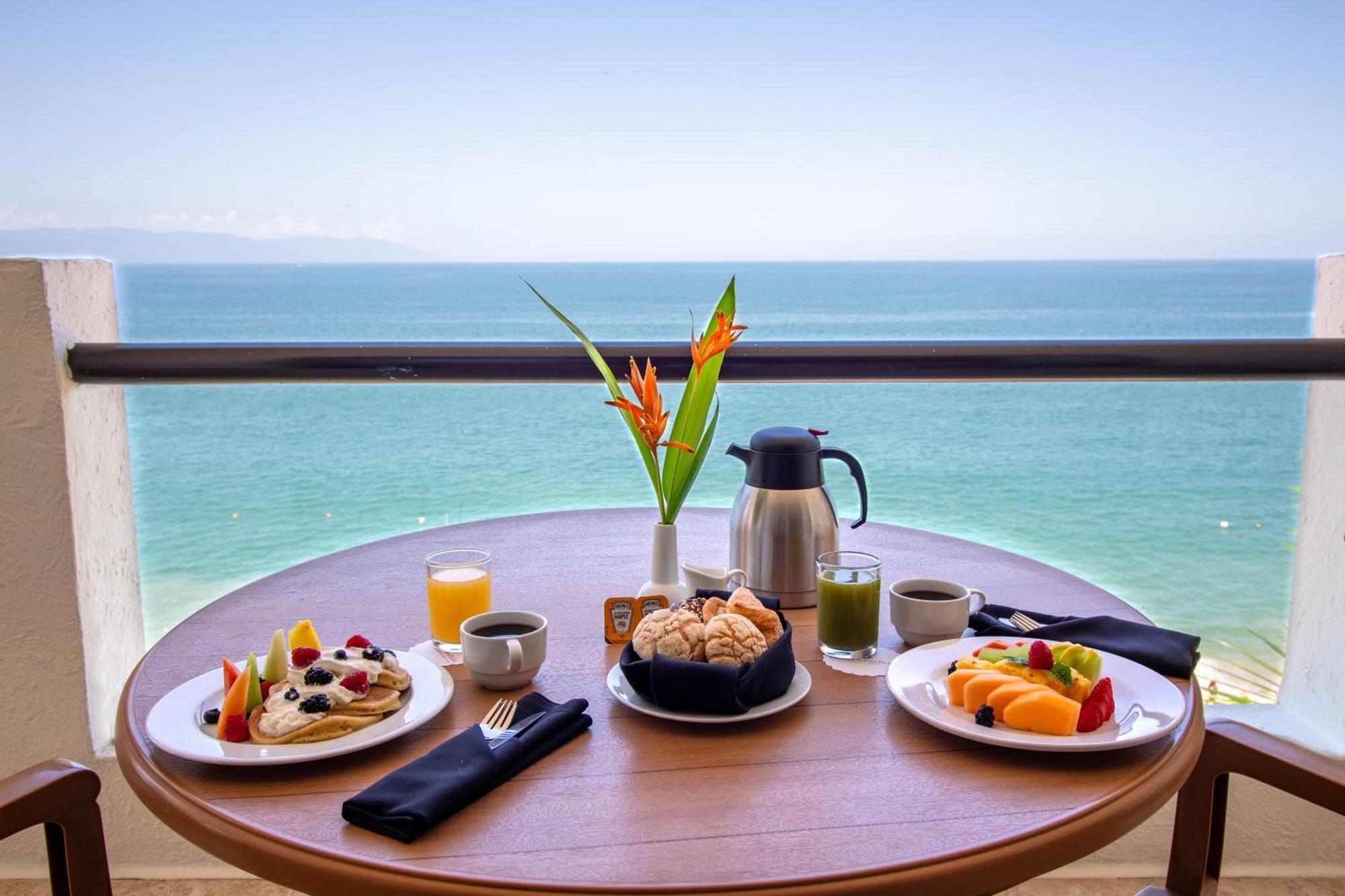 Plaza Pelicanos Grand Beach Resort All Inclusive Пуерто Валярта Екстериор снимка