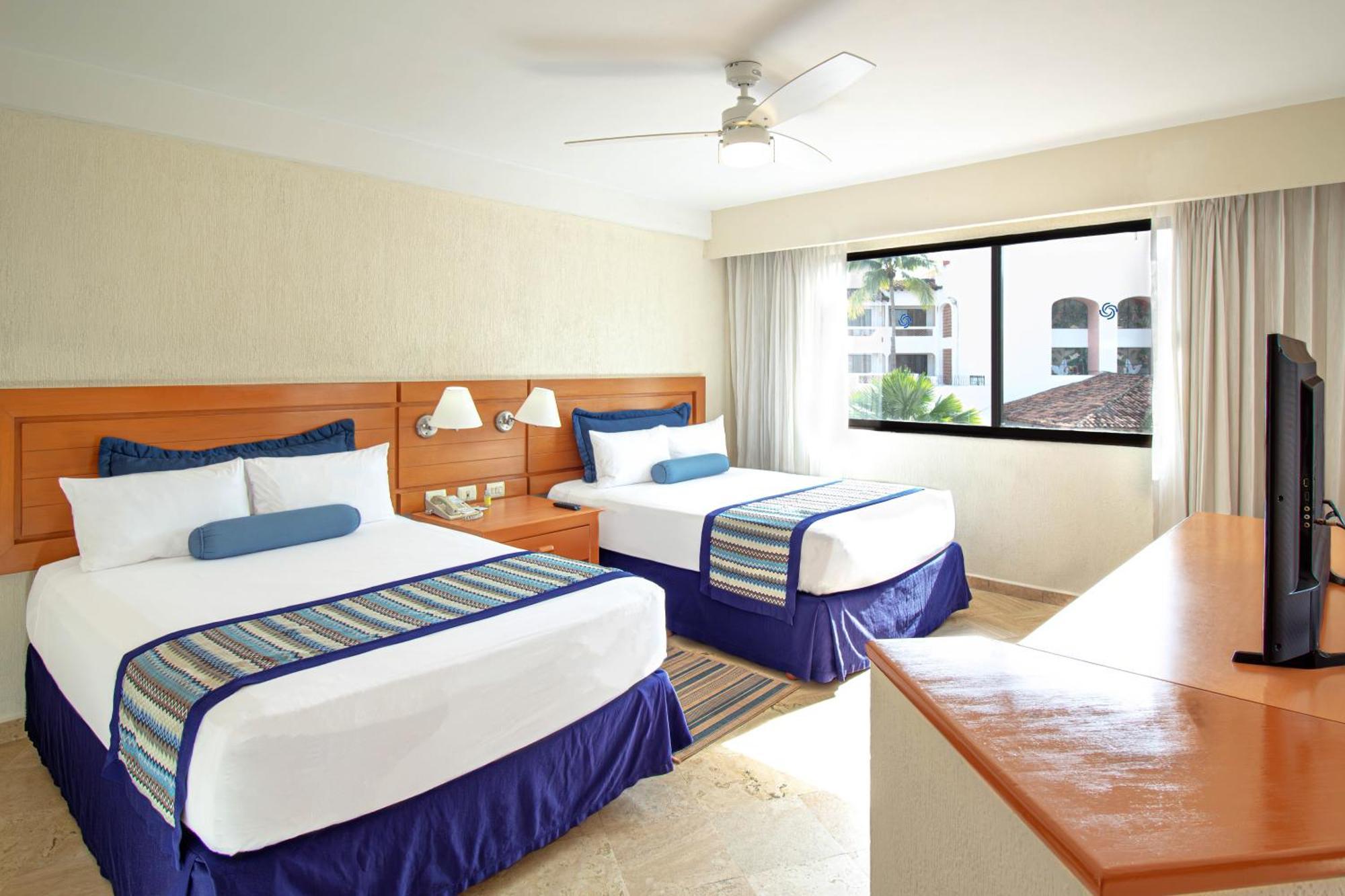 Plaza Pelicanos Grand Beach Resort All Inclusive Пуерто Валярта Екстериор снимка