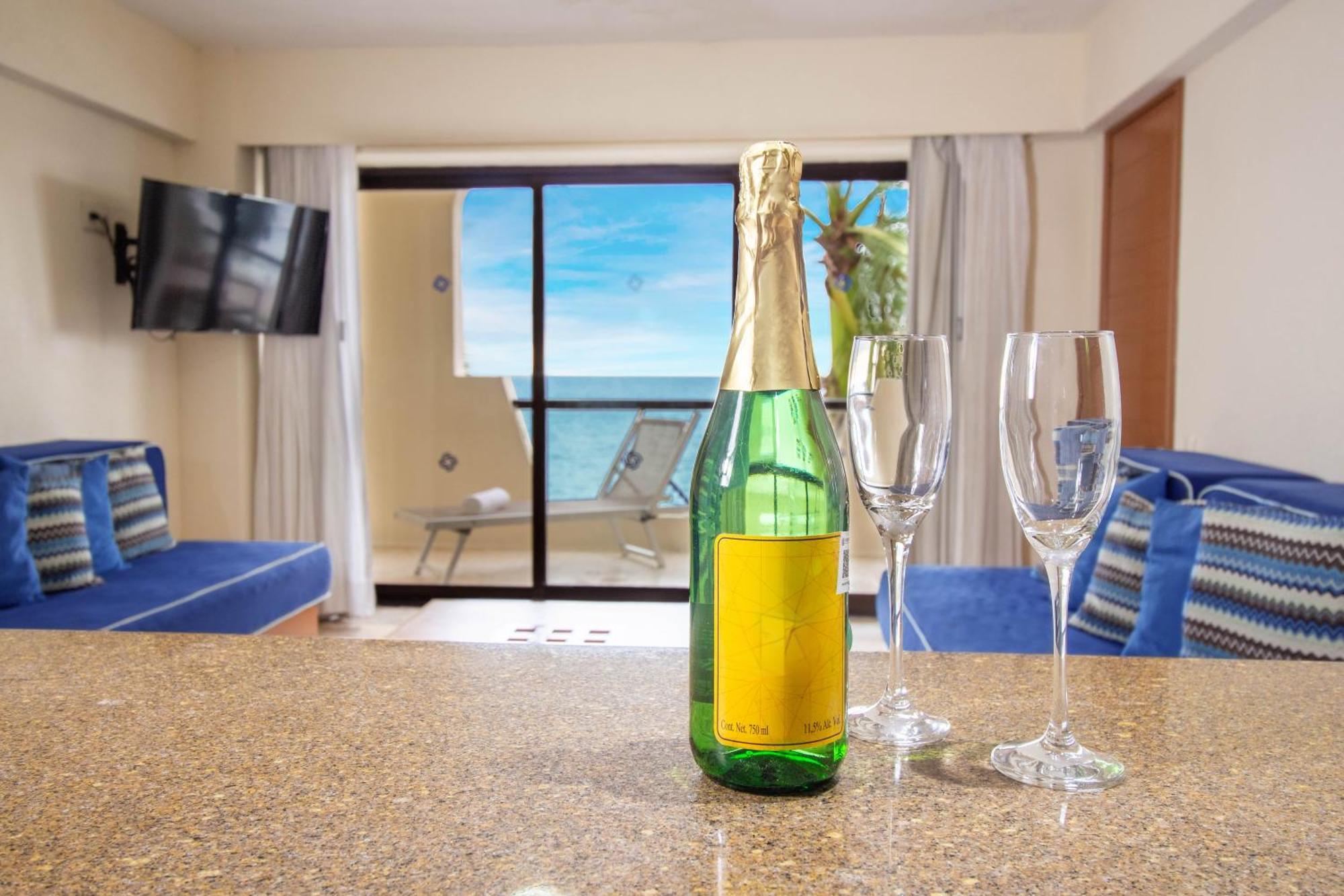 Plaza Pelicanos Grand Beach Resort All Inclusive Пуерто Валярта Екстериор снимка