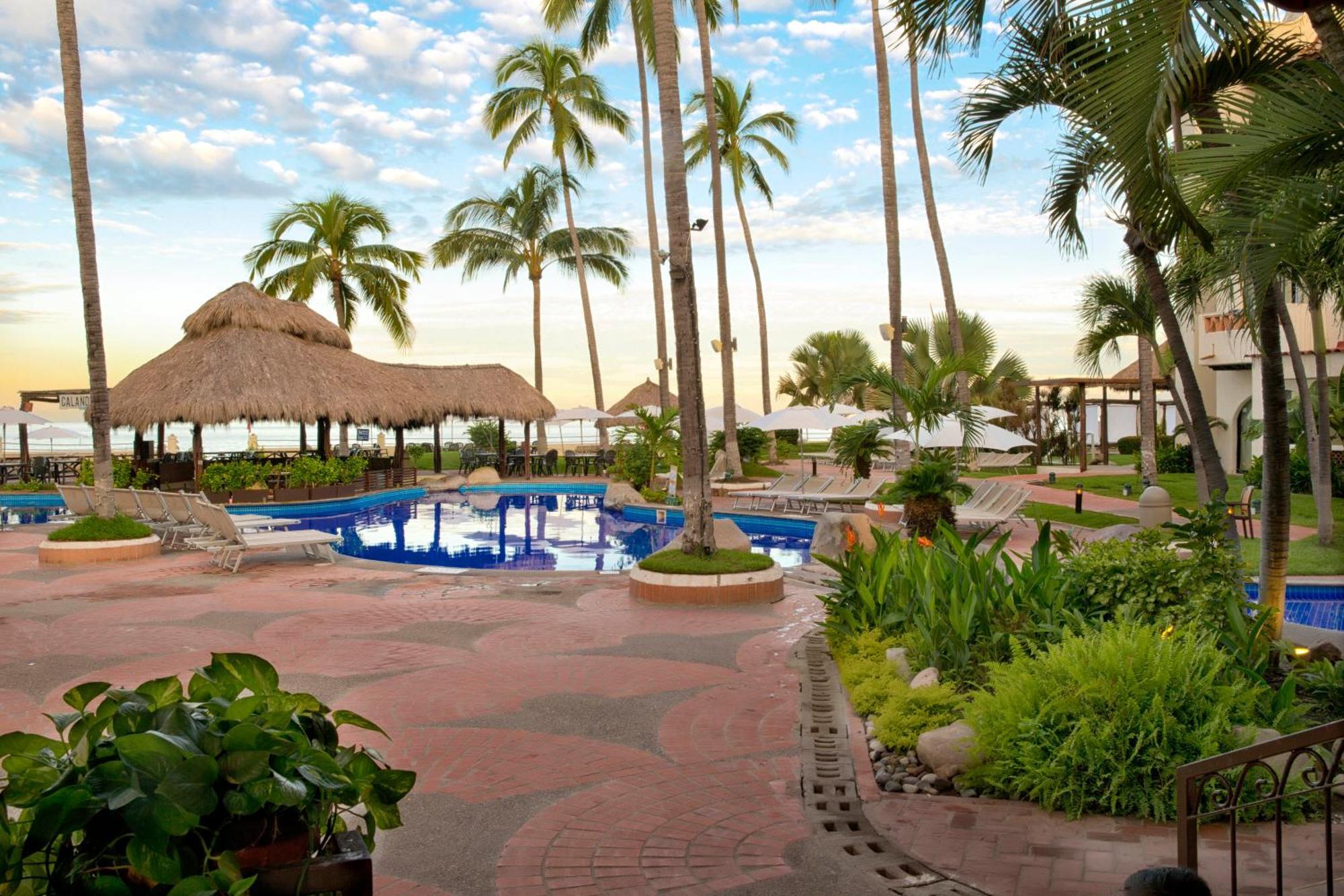 Plaza Pelicanos Grand Beach Resort All Inclusive Пуерто Валярта Екстериор снимка